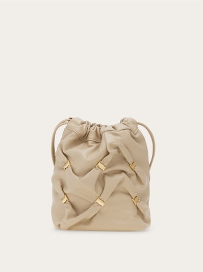 SALVATORE FERRAGAMO ミニハケットハック 220838 780184004 Mini bucket bag with Vara bows - Women | Ferragamo
