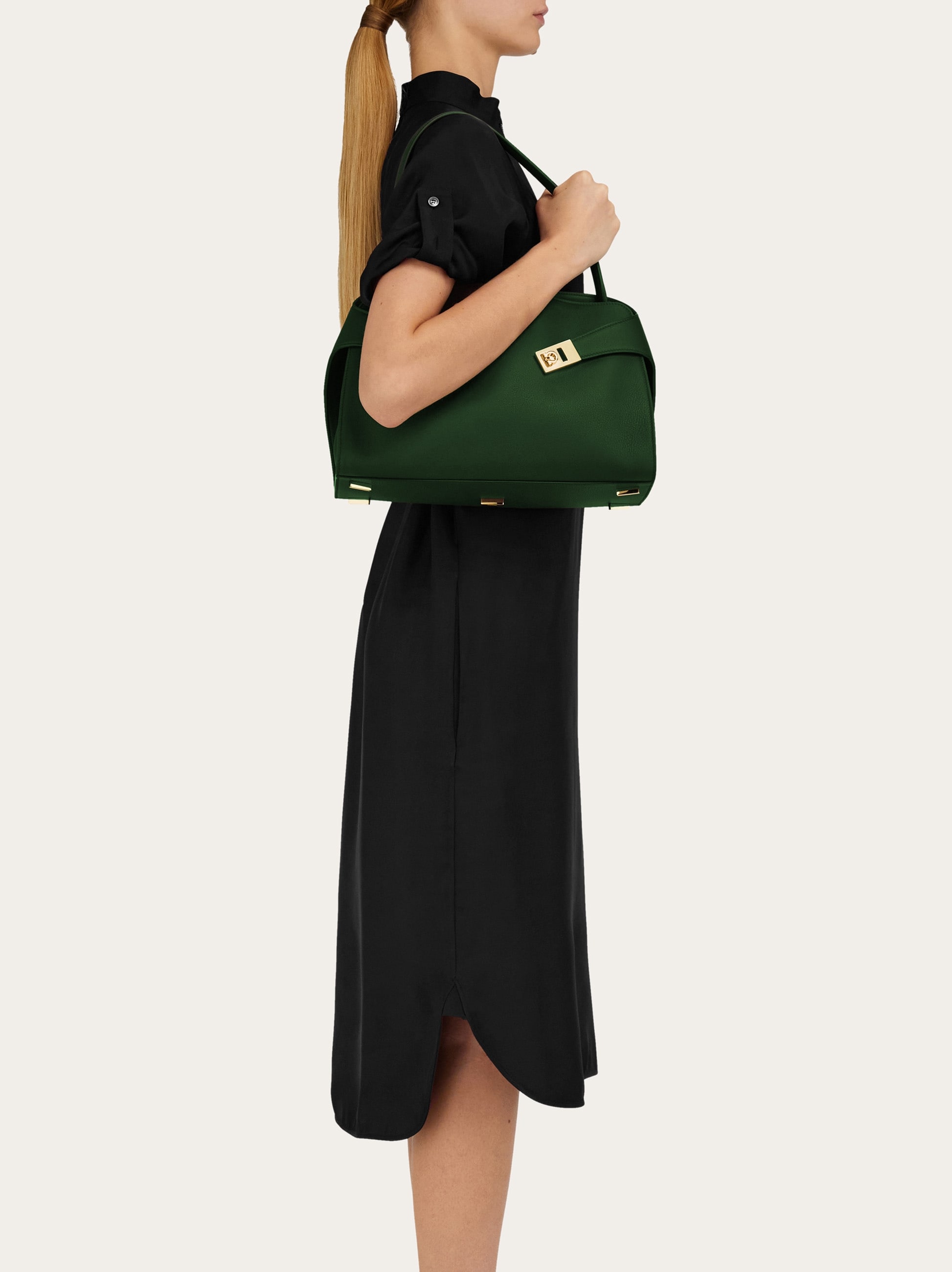 Hug Soft shoulder bag (M) - Women | Ferragamo