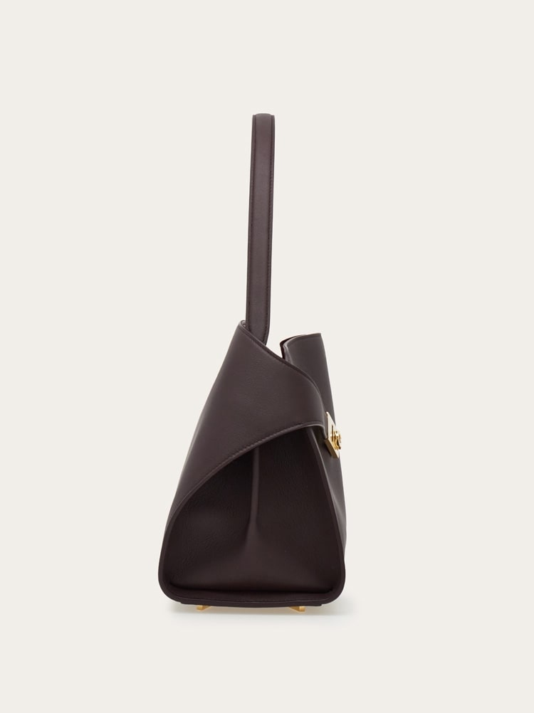 Hug soft bicolor shoulder bag (M) Gallery image 4