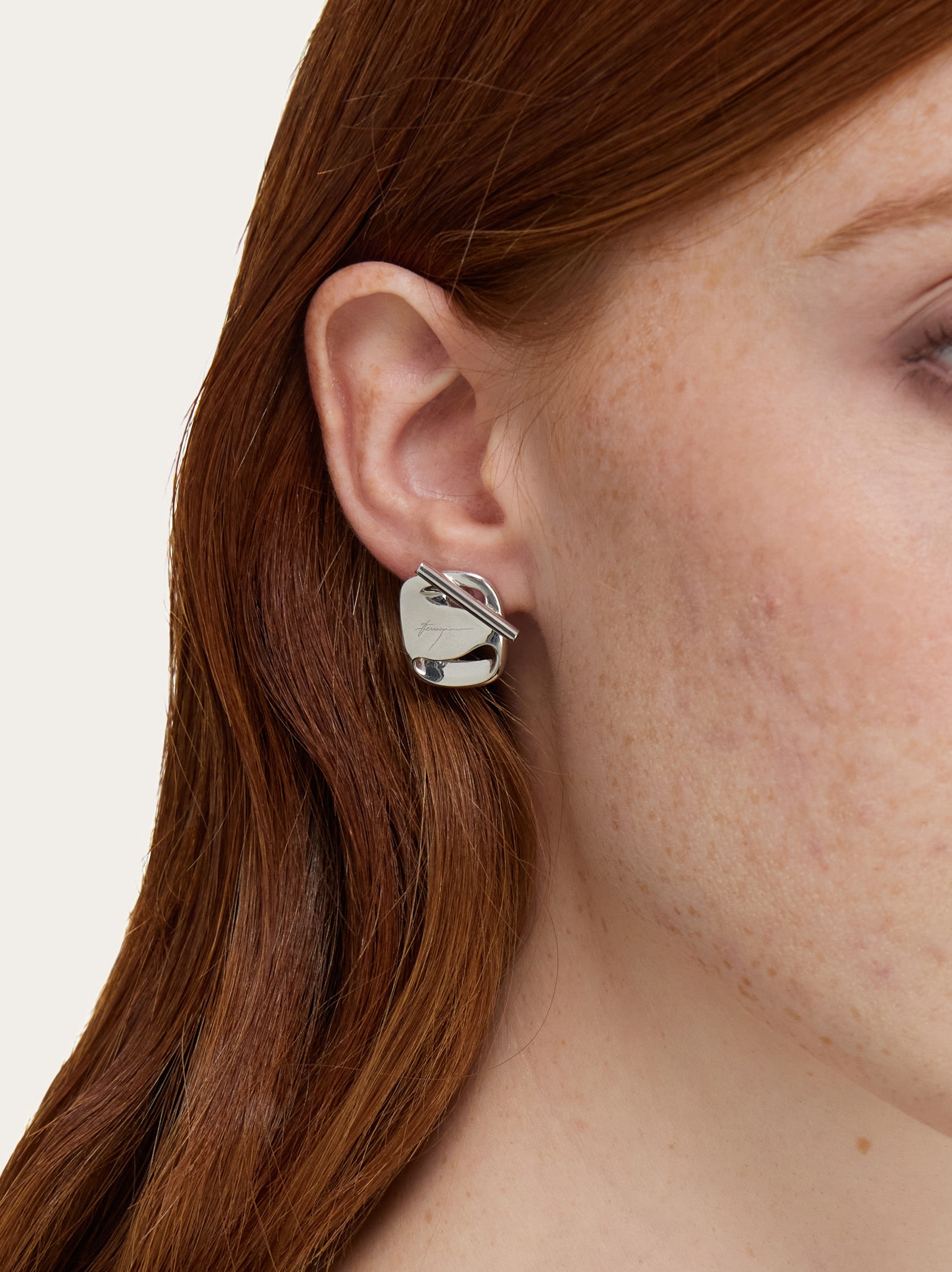 Salvatore Ferragamo シルバーピアス フェラガモ ピアス アクセサリー レディース ガンチーニ L