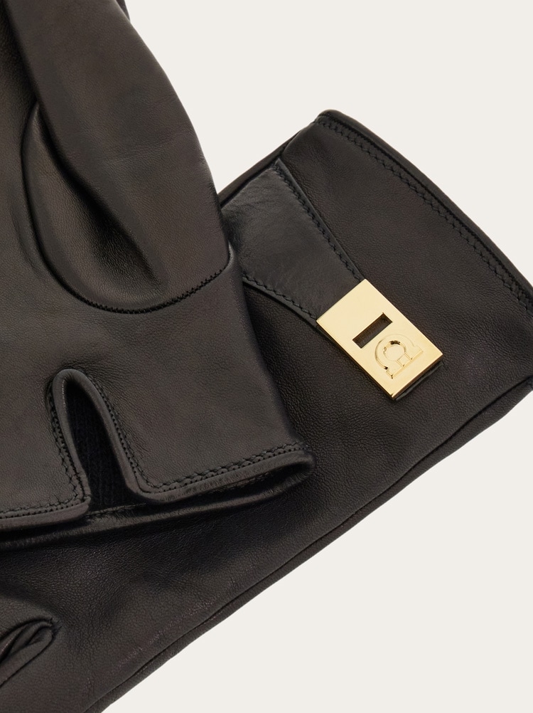 Gloves with buckle Gallery image 2