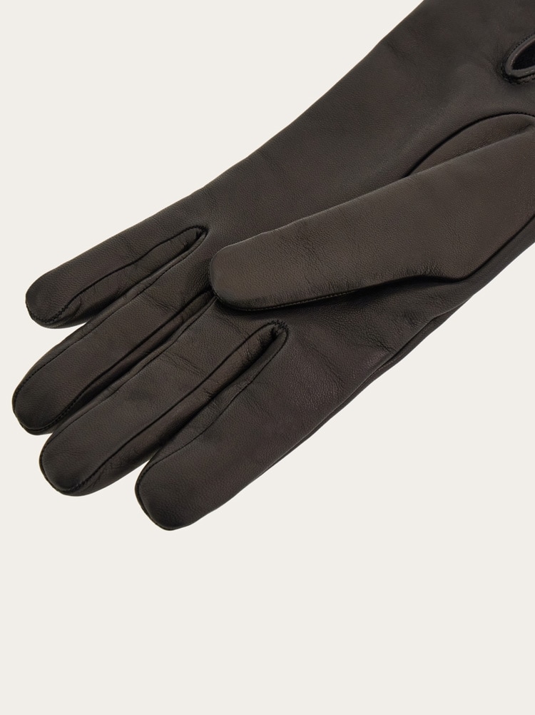 Gloves with buckle Gallery image 4