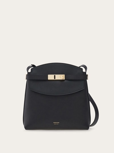 【送料&関税込】Ferragamo Nylon Messenger Bag Ferragamo Nylon Messenger Bag | italist