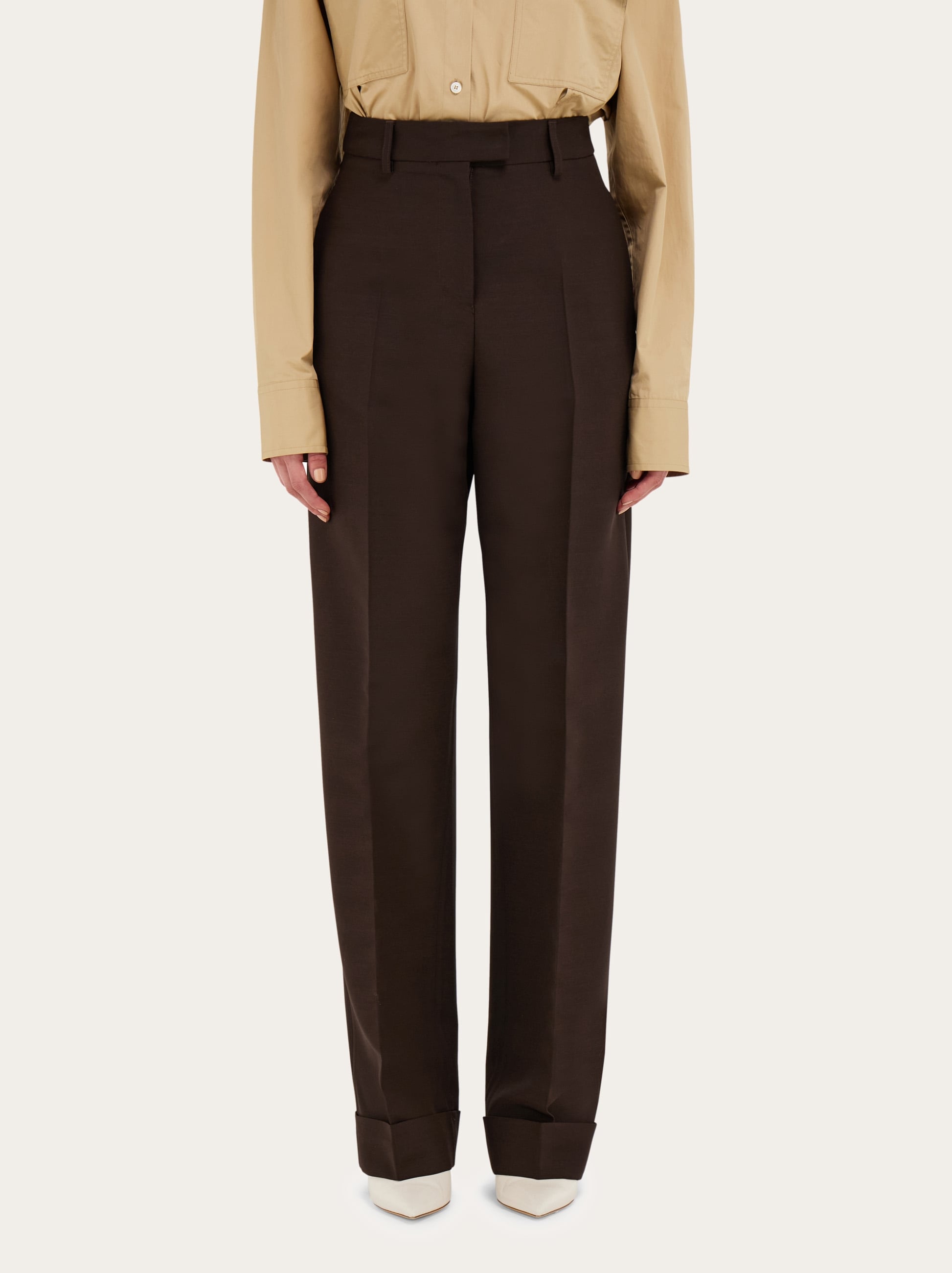 【関税込み】FERRAGAMO STRETCHED PLEATED TROUSERS Ferragamo pleat-detail straight-leg Trousers | Brown | FARFETCH