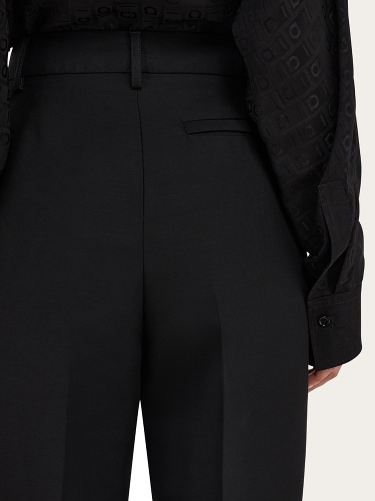 Pantalone con risvolto Gallery image 6