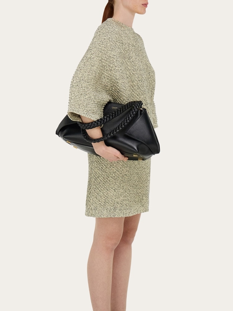 Folded shoulder bag (L) Gallery image 10