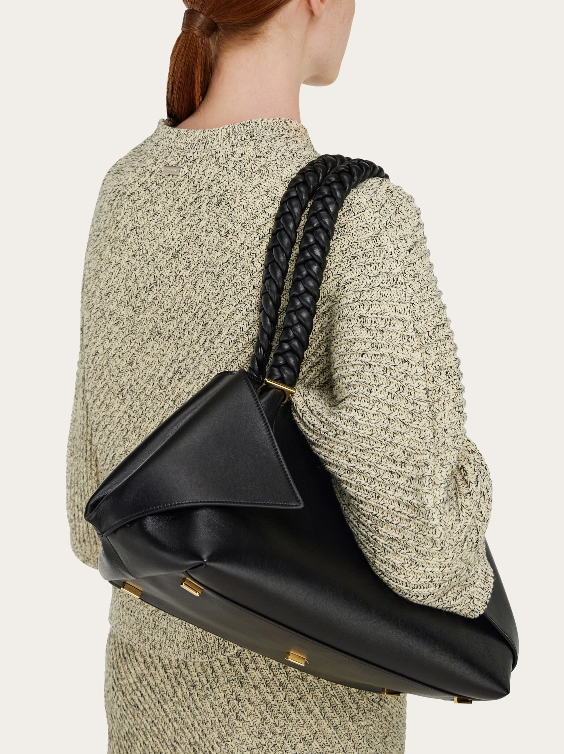Folded shoulder bag (L) - Women | Ferragamo