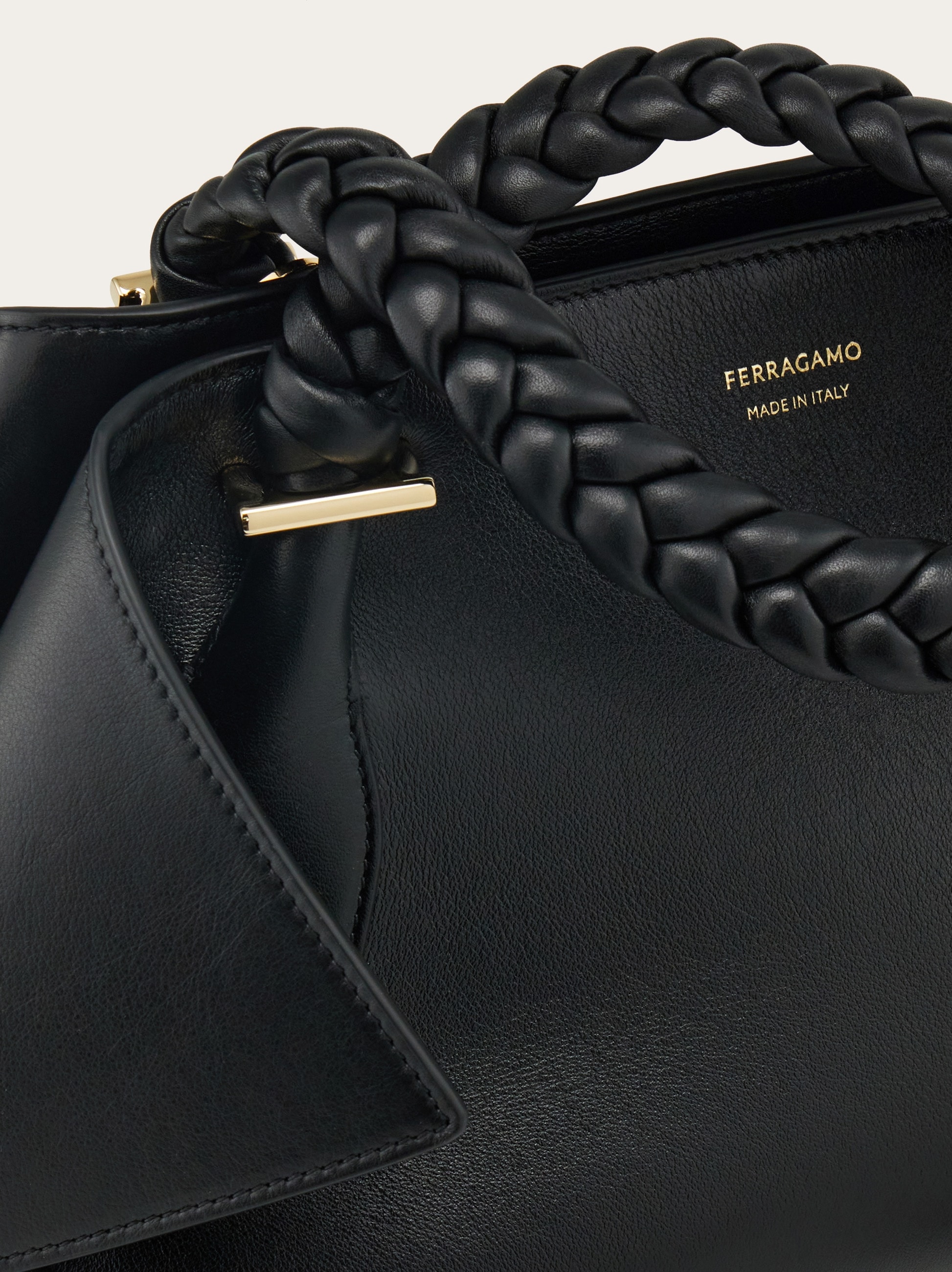 ショルダーバッグ・ポシェット Ferragamo Structured Braided Handle Shoulder Bag Ferragamo Structured Braided Handle Shoulder Bag | THE LIST