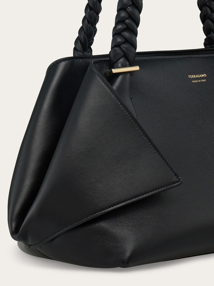 Folded shoulder bag (L) Gallery image 8