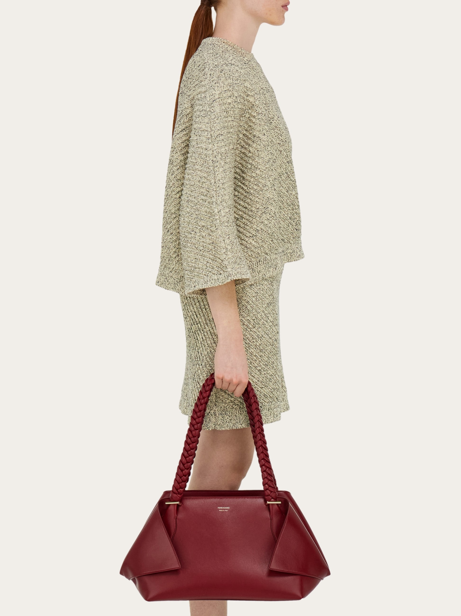 Folded shoulder bag (L) - Women | Ferragamo