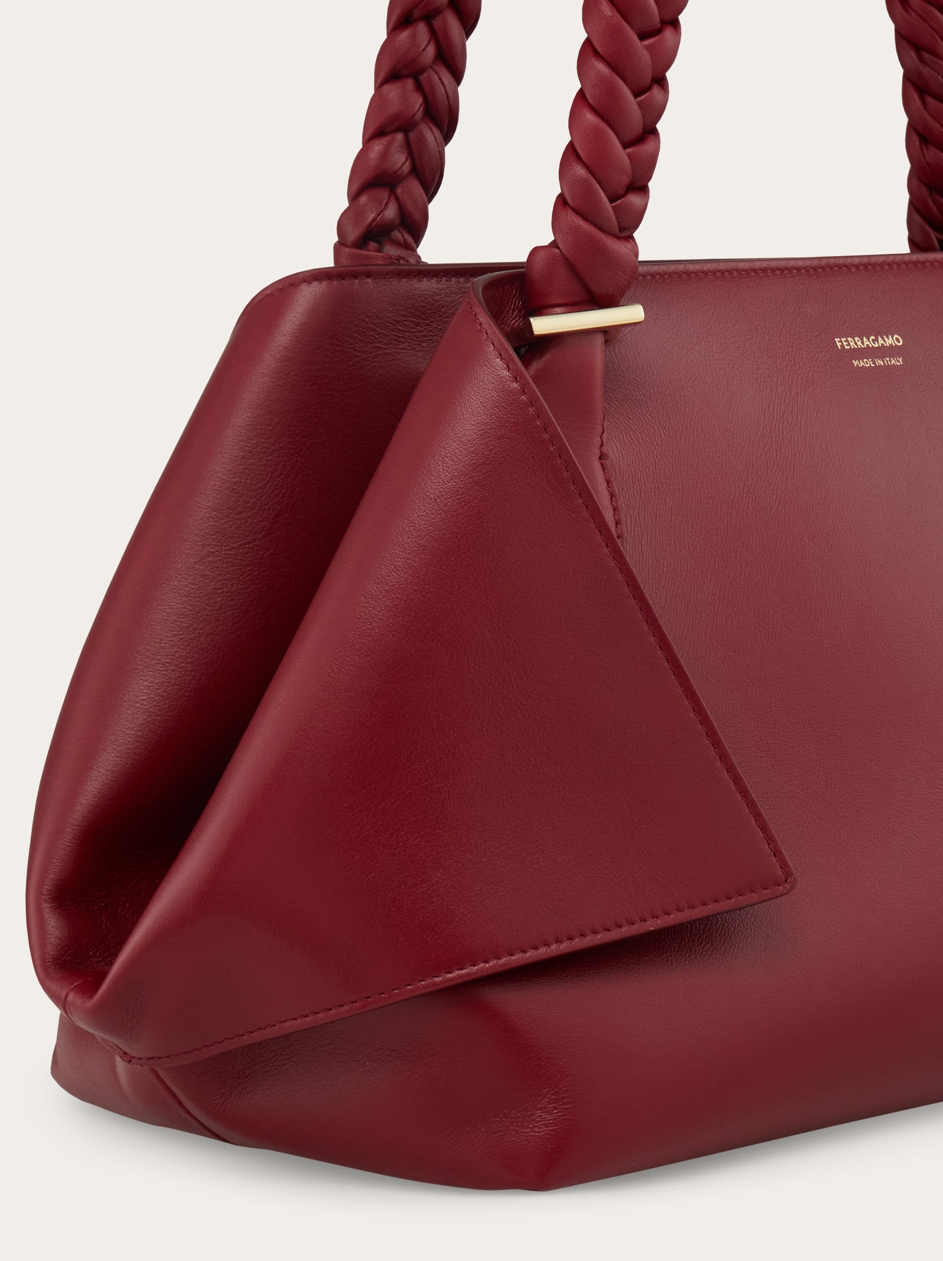 ショルダーバッグ・ポシェット FERRAGAMO Woman Shoulder bag Burgundy 219871 781022 003 Folded shoulder bag (L) - Women | Ferragamo