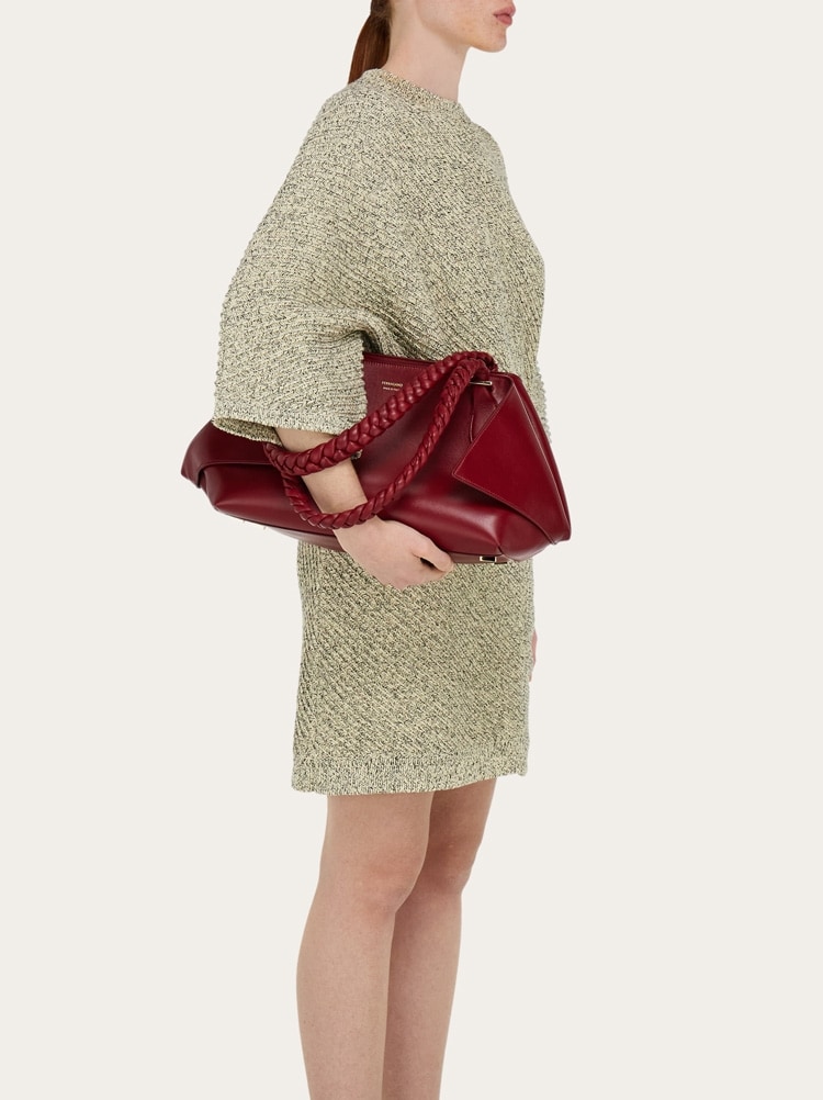 Folded shoulder bag (L) Gallery image 9