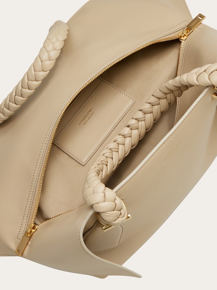Folded handbag (M) Gallery image 6