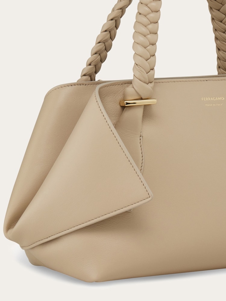Folded handbag (M) Gallery image 8