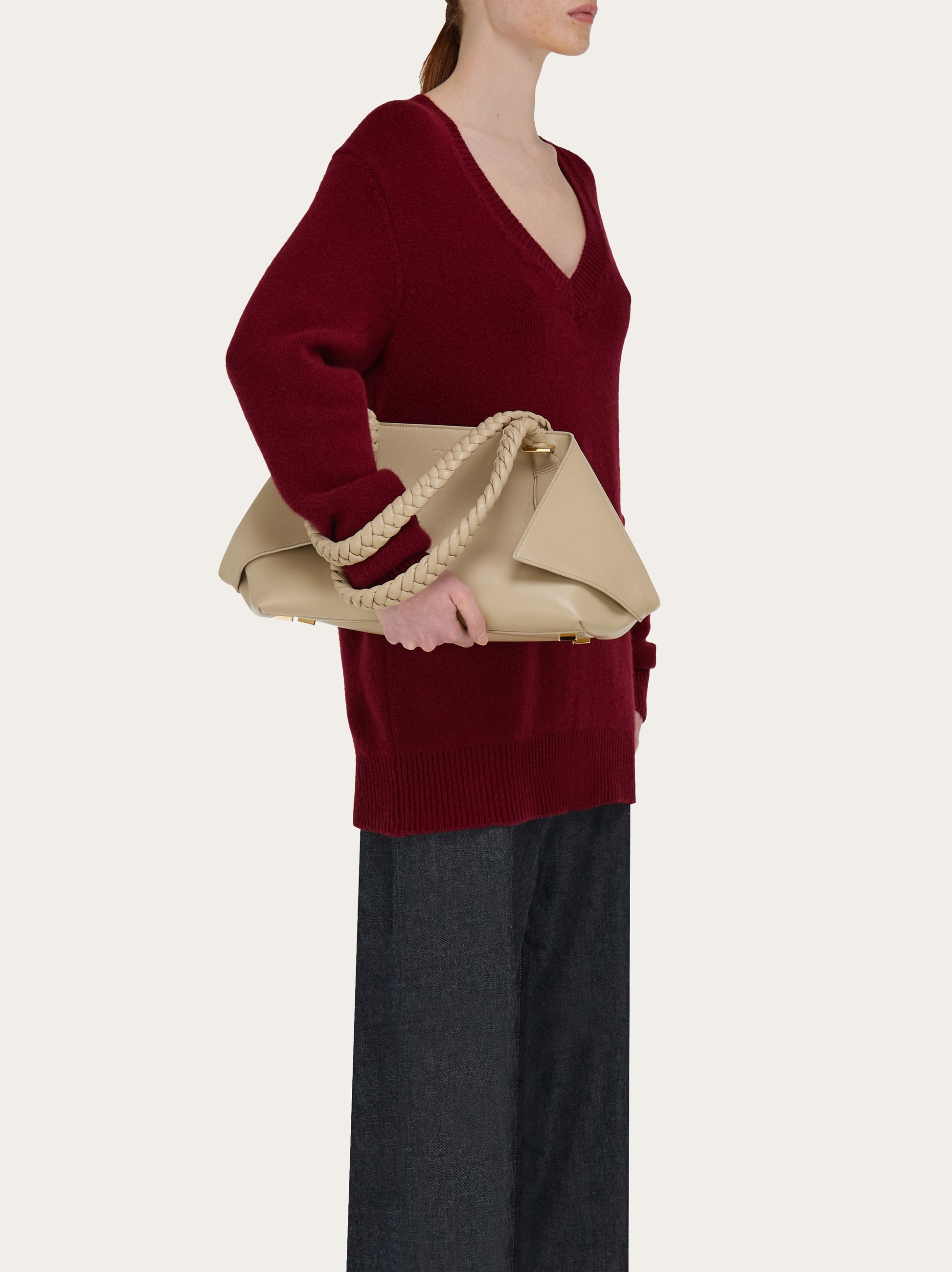 ショルダーバッグ・ポシェット FERRAGAMO Woman Shoulder bag Brown 219873 781656 006 Ferragamo Hobo S Shoulder Bag | Brown | FARFETCH