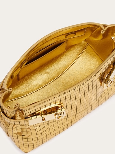 FERRAGAMO 781693NEROBORGOGNA 関税送料込 Hug soft crossbody bag (XS) - Women | Ferragamo