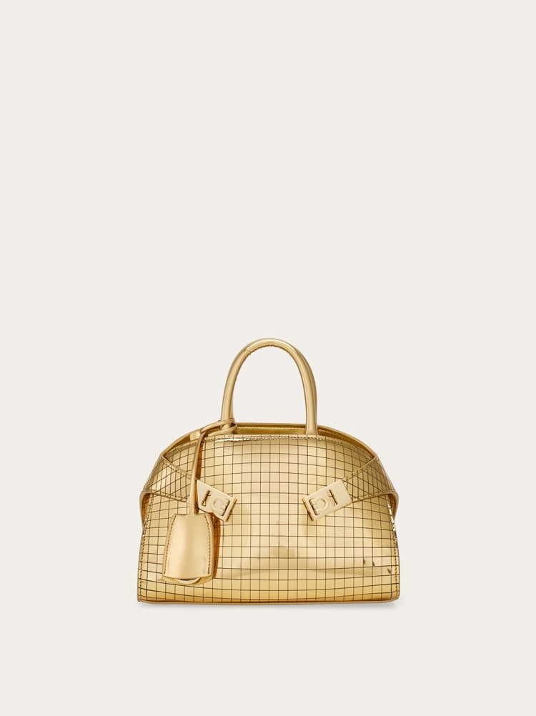 【送料&関税込】Ferragamo Camel Raffia Small Tt Sign Shoppin Ferragamo Camel Raffia Small Tt Sign Shopping Bag | italist