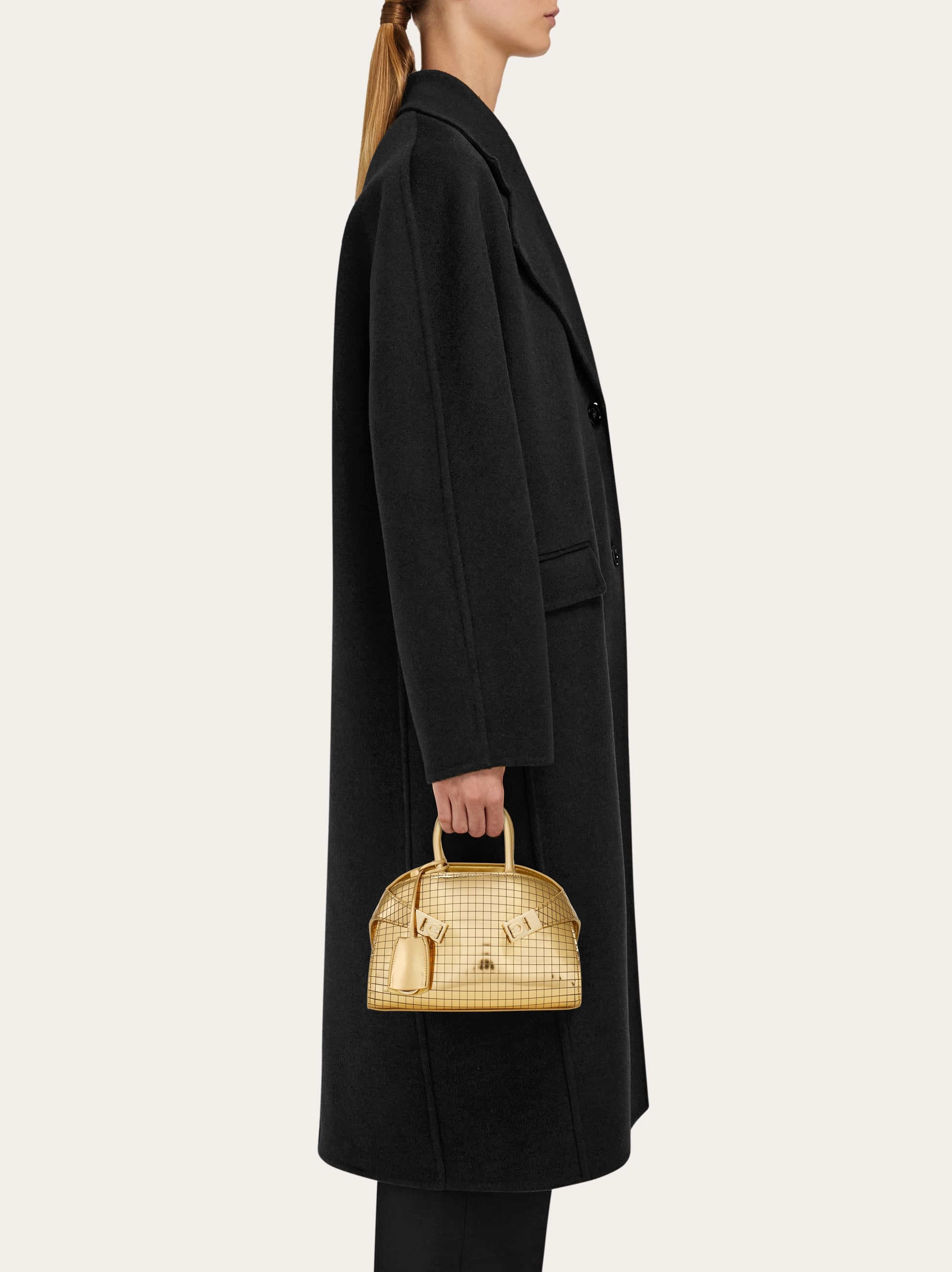 Hug handbag (XS) - Women | Ferragamo