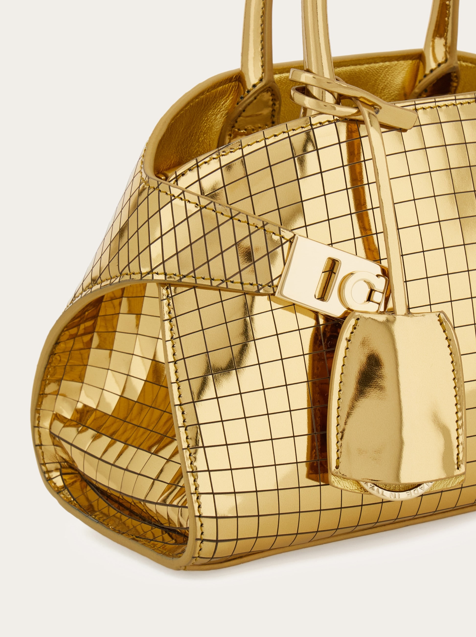 トートバッグ Ferragamo Mini Hobo Bag With Gold Gancini Accent 20150590_50430637_600.jpg