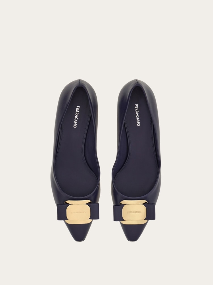 美品 Ferragamo フェラガモ フィアンマ40 パンプス レザー 8H Salvatore Ferragamo - Salvatore Ferragamo フェラガモ レザー