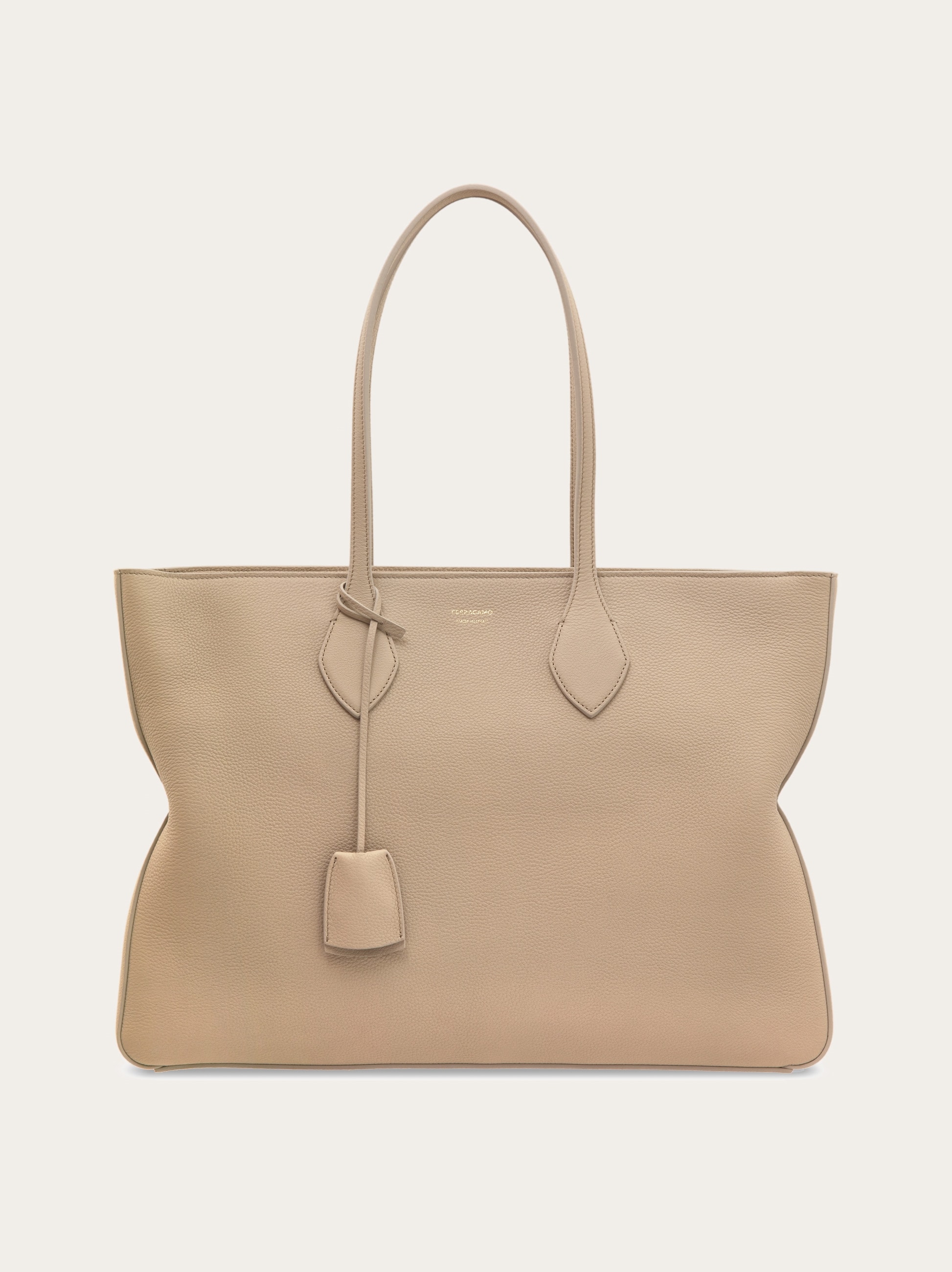 【Ferragamo】スター レザー トートバッグ ストーン ベージュ Star-shaped tote bag (L) - Women | Ferragamo