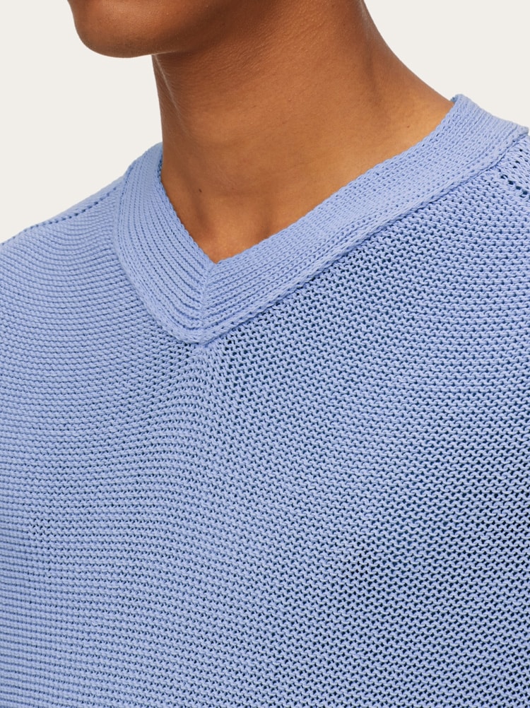 V-neck sweater Gallery image 4