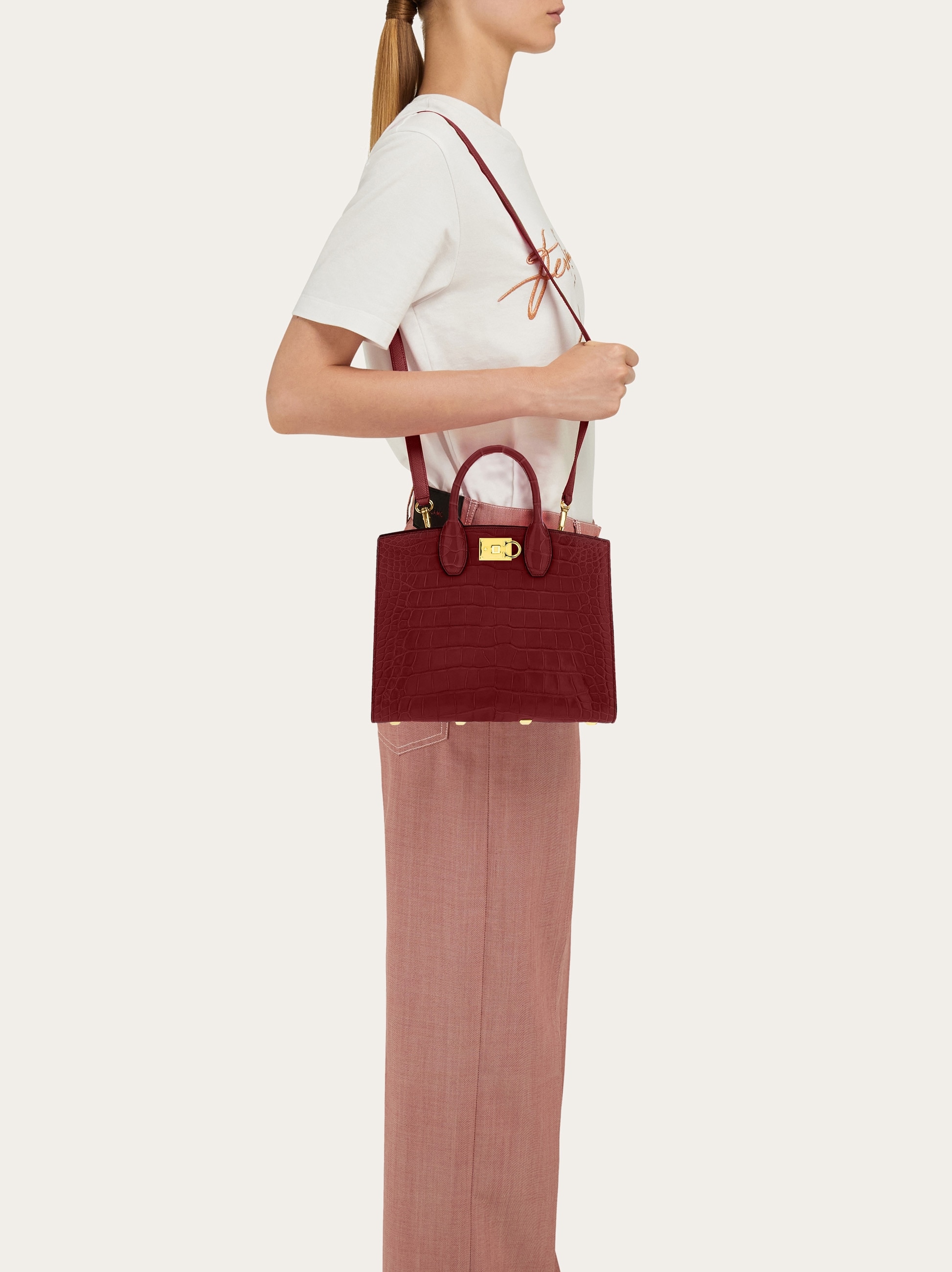 【FERRAGAMO】 Studio Medium Box Bag Ferragamo Studio box bag (M) - Women | Ferragamo