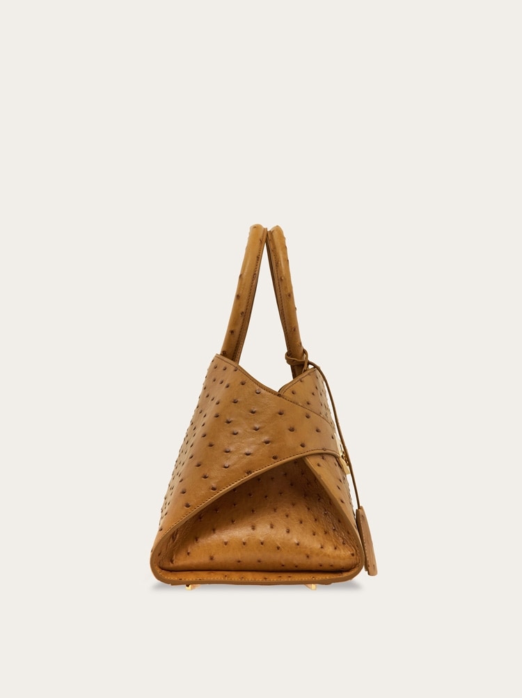 Hug handbag (M) Gallery image 3