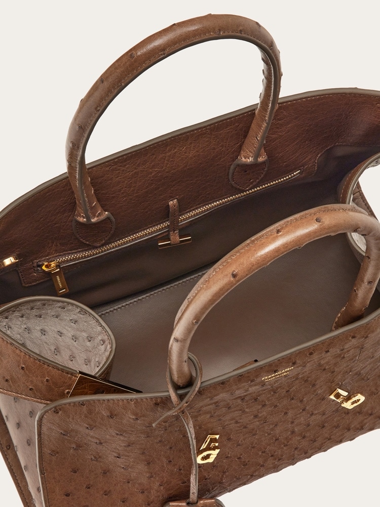 Hug handbag (M) Gallery image 5