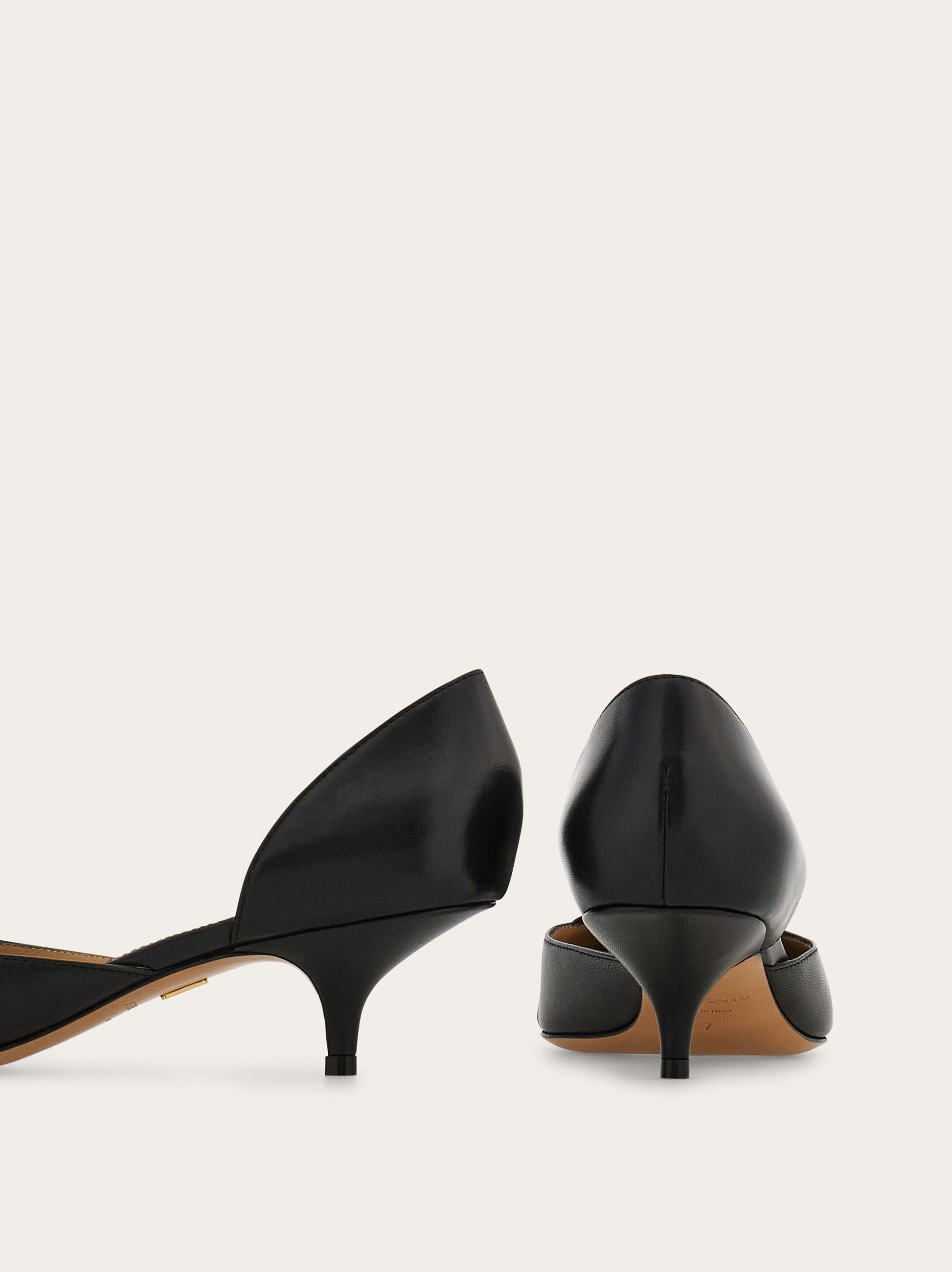 FERRAGAMO直営店 ミニボウ付きミュール 楽天市場】Salvatore Ferragamo サルヴァトーレフェラガモ Mule