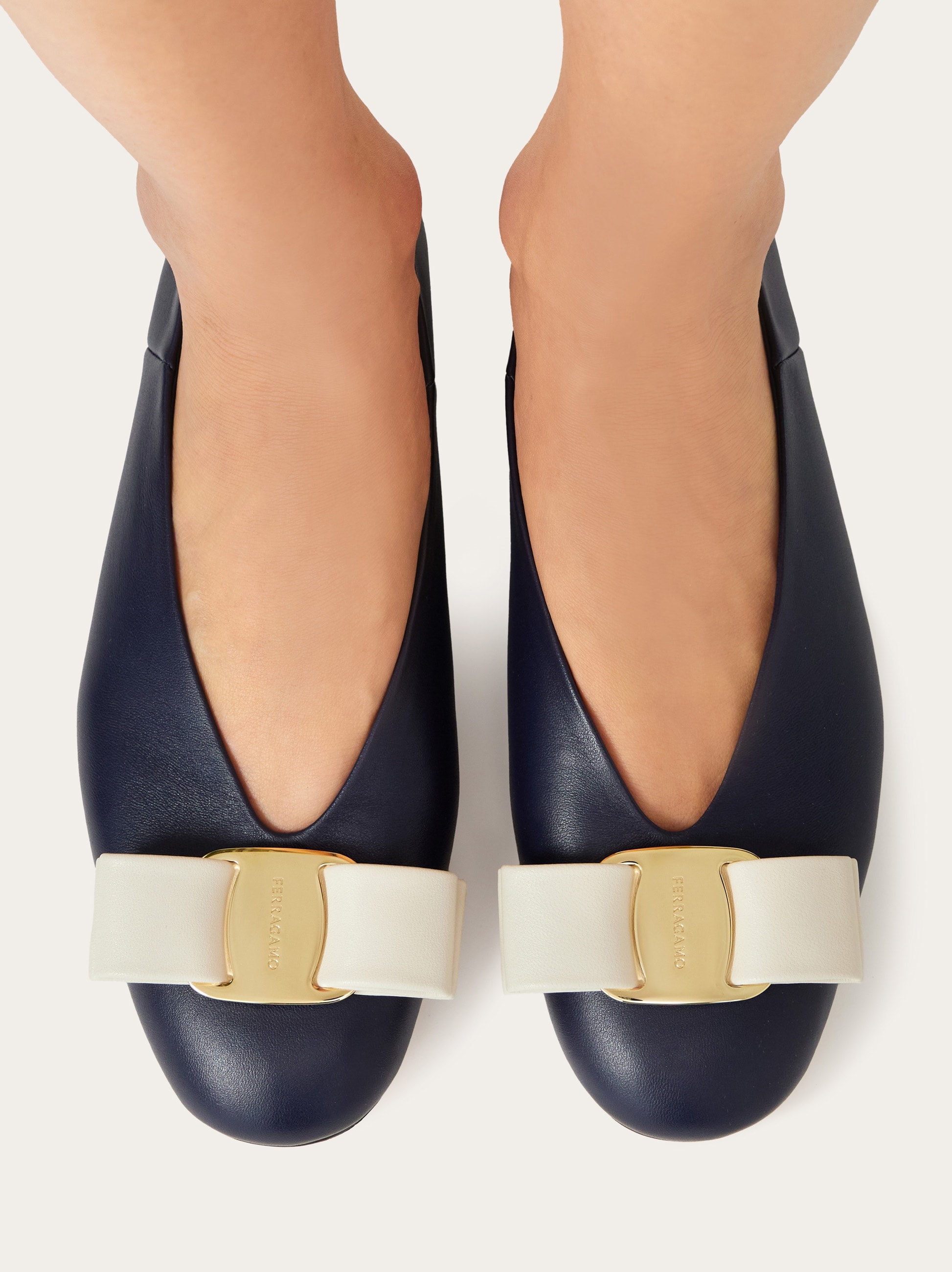 Vara bow ballet flat - Women | Ferragamo