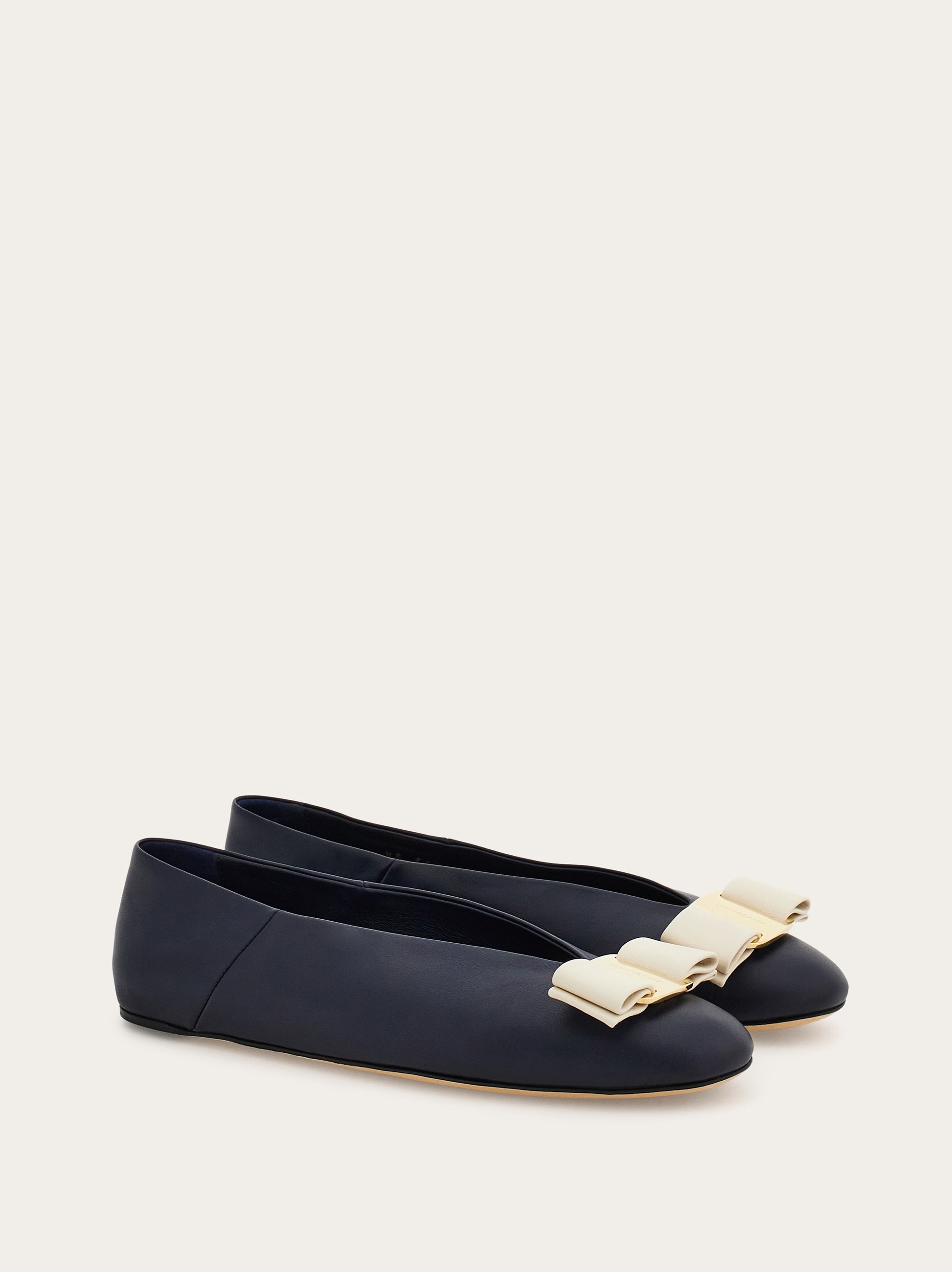 Vara bow ballet flat - Women | Ferragamo