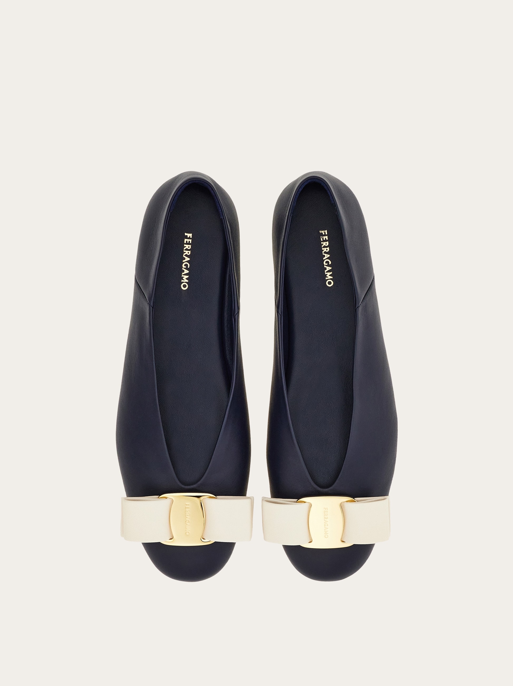 Vara bow ballet flat - Women | Ferragamo