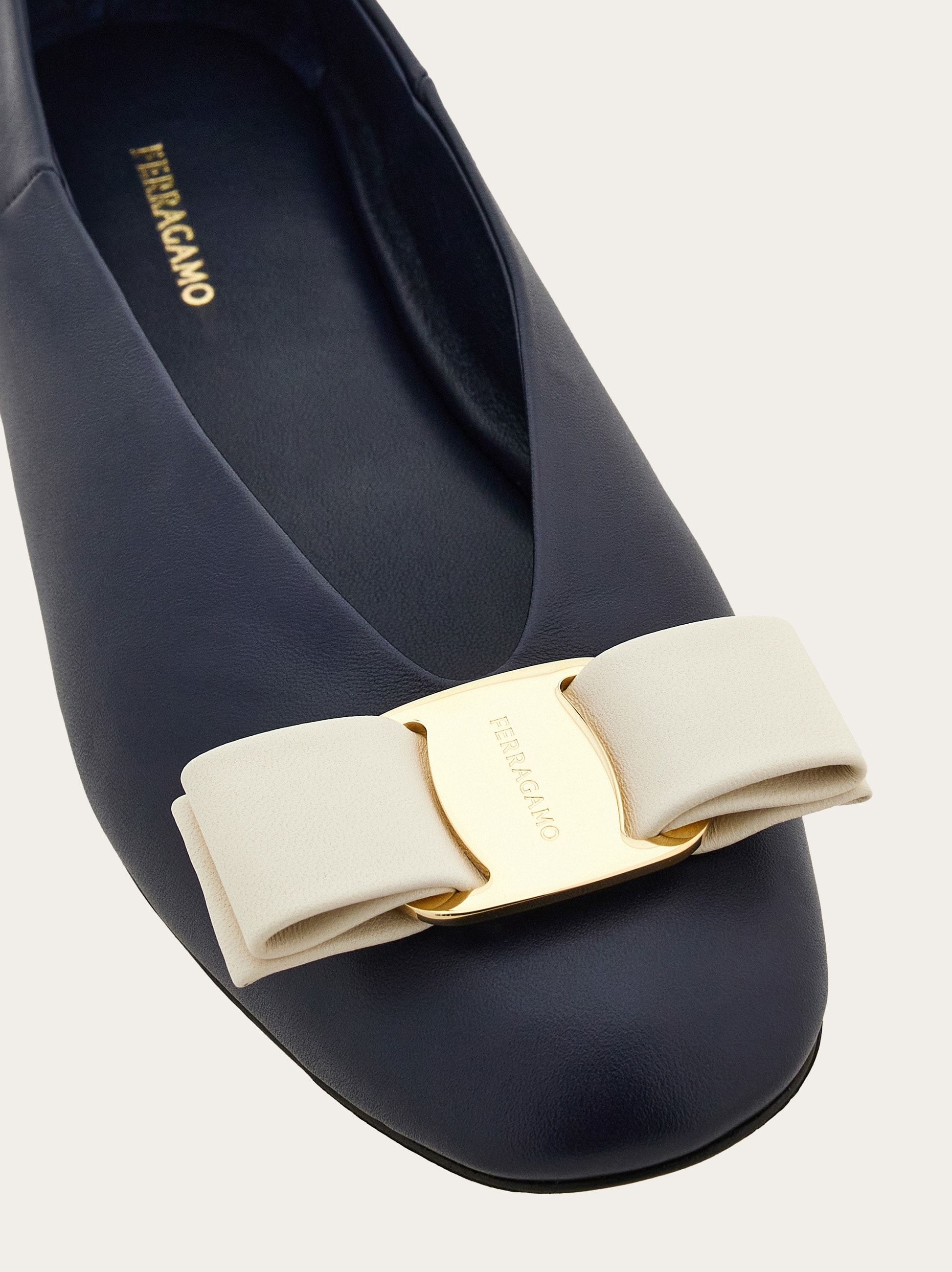 Vara bow ballet flat - Women | Ferragamo