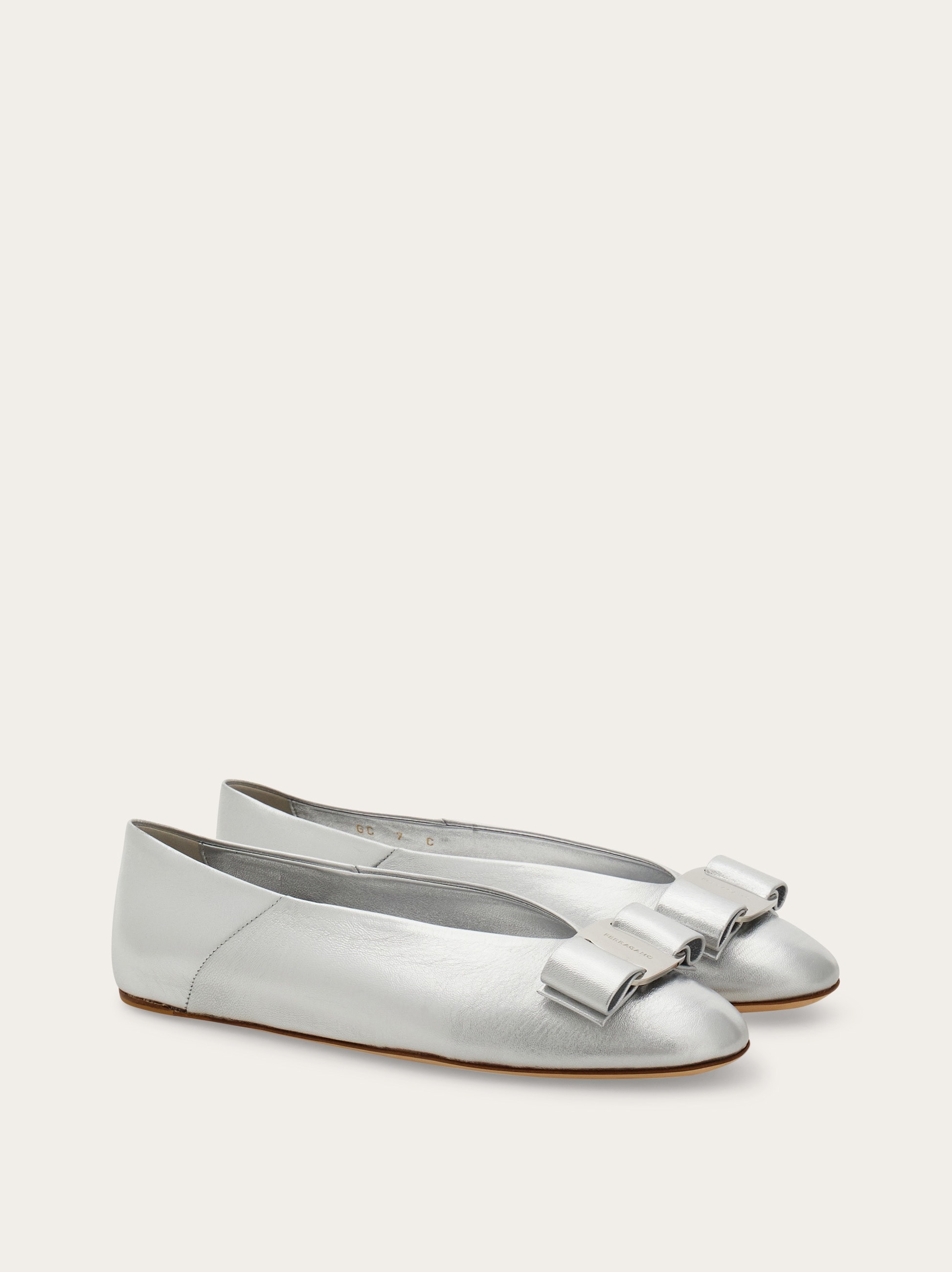 Vara bow ballet flat - Women | Ferragamo