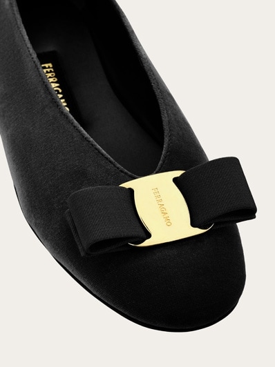 【FERRAGAMO】★関税込★ダブルボウバレエフラットシューズ FERRAGAMO】☆関税込☆ダブルボウバレエフラットシューズ