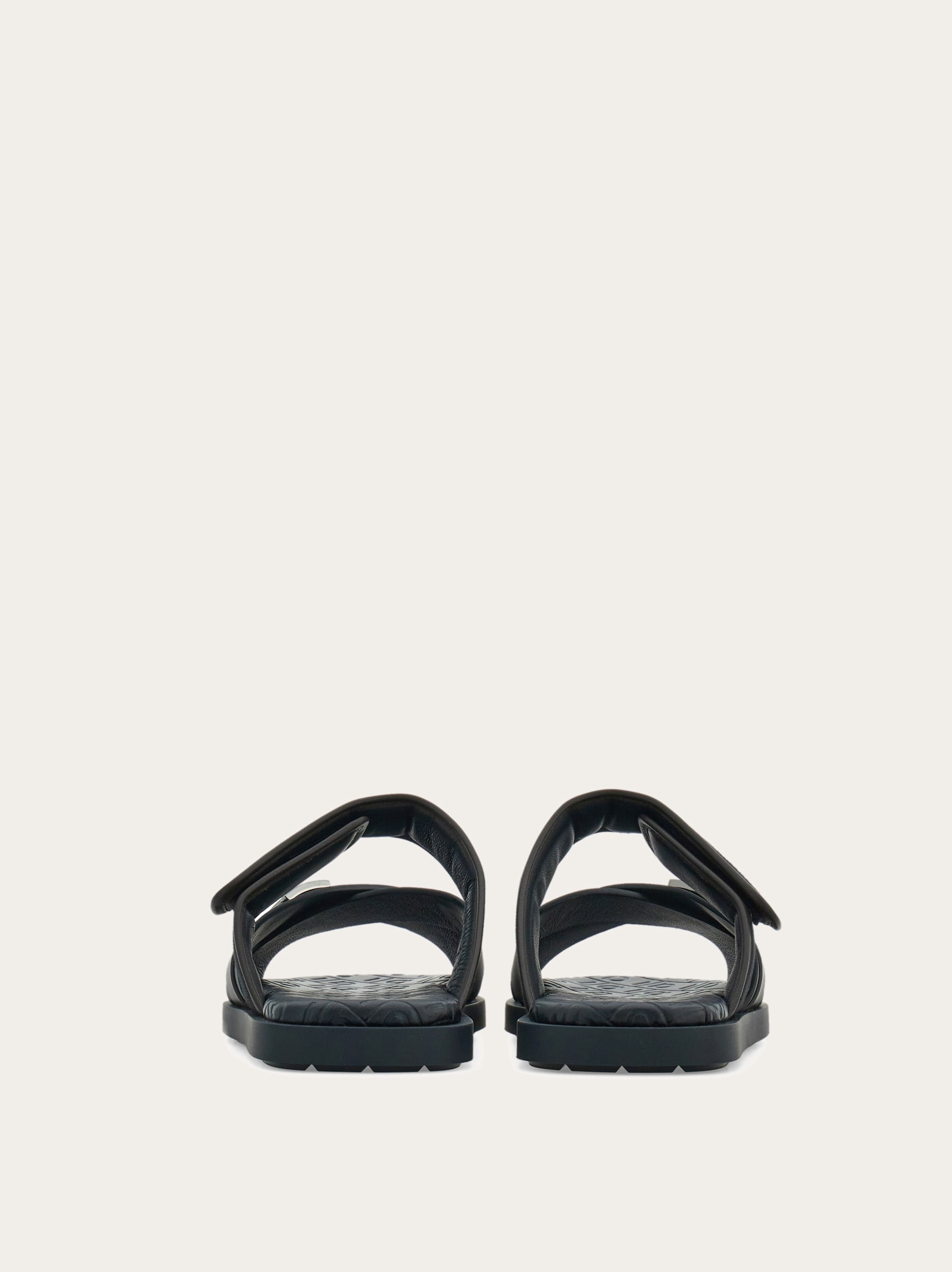 Ferragamo 23AW PRISCILLA GANCINI レザーサンダル Gancini sandal - Men | Ferragamo
