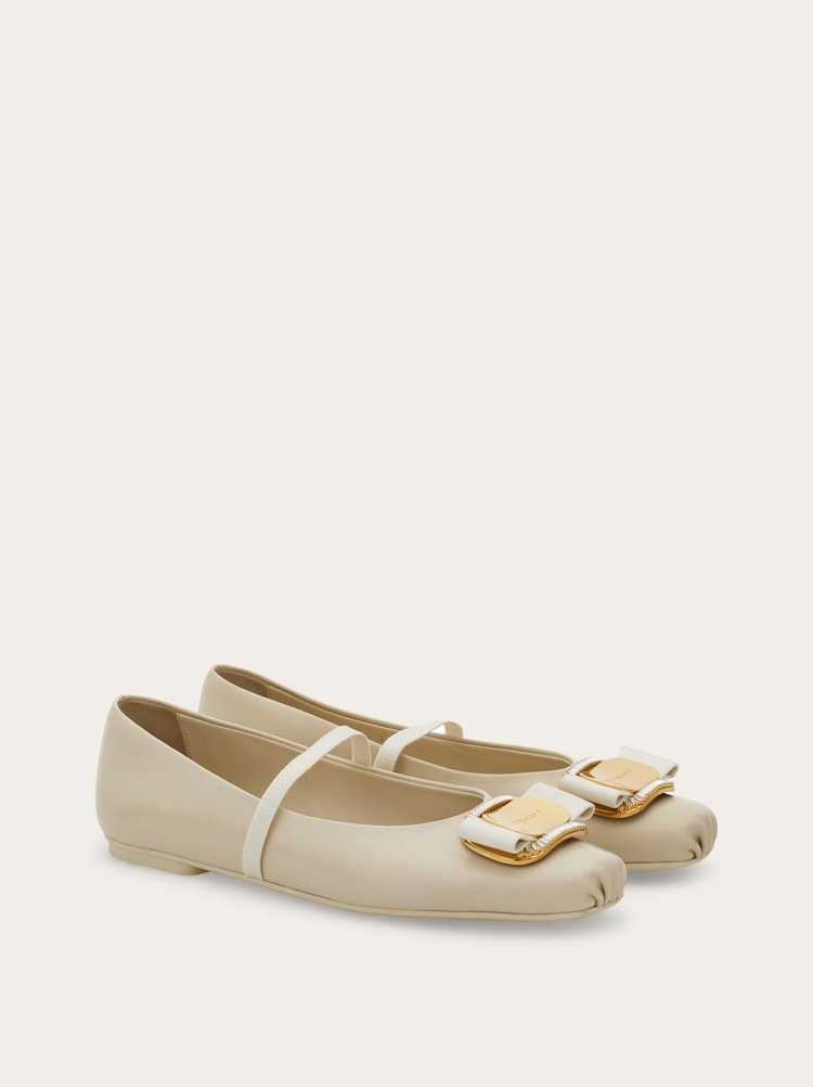 Salvatore Ferragamo ゴールド バレリーナシューズ バレリーナシューズ - ウィメンズ | Ferragamo