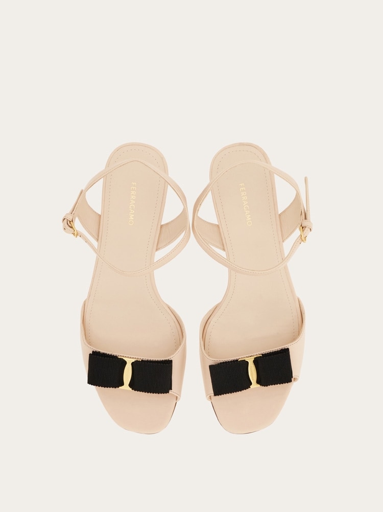 Sandalen mit Vara-Schleife Gallery image 3
