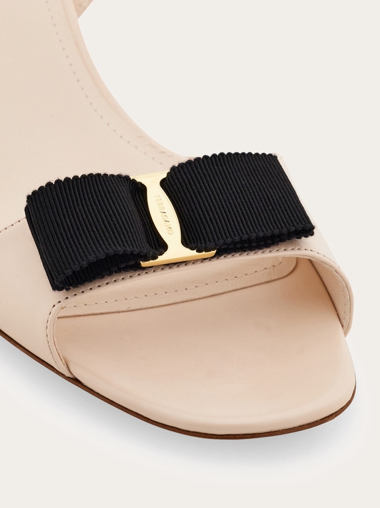 サンダル・ミュール SALVATORE FERRAGAMO VARA BOW SLIPPERS Ferragamo Salvatore Ferragamo Ladies Black Patent Calfskin