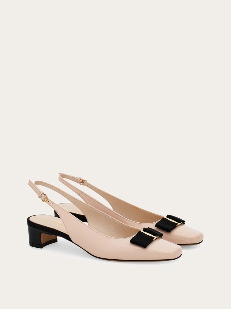 フェラガモ バックストラップ パンプス スリングバック 靴 ベージュ ガンチーニ ストラップシューズ - ウィメンズ | Ferragamo