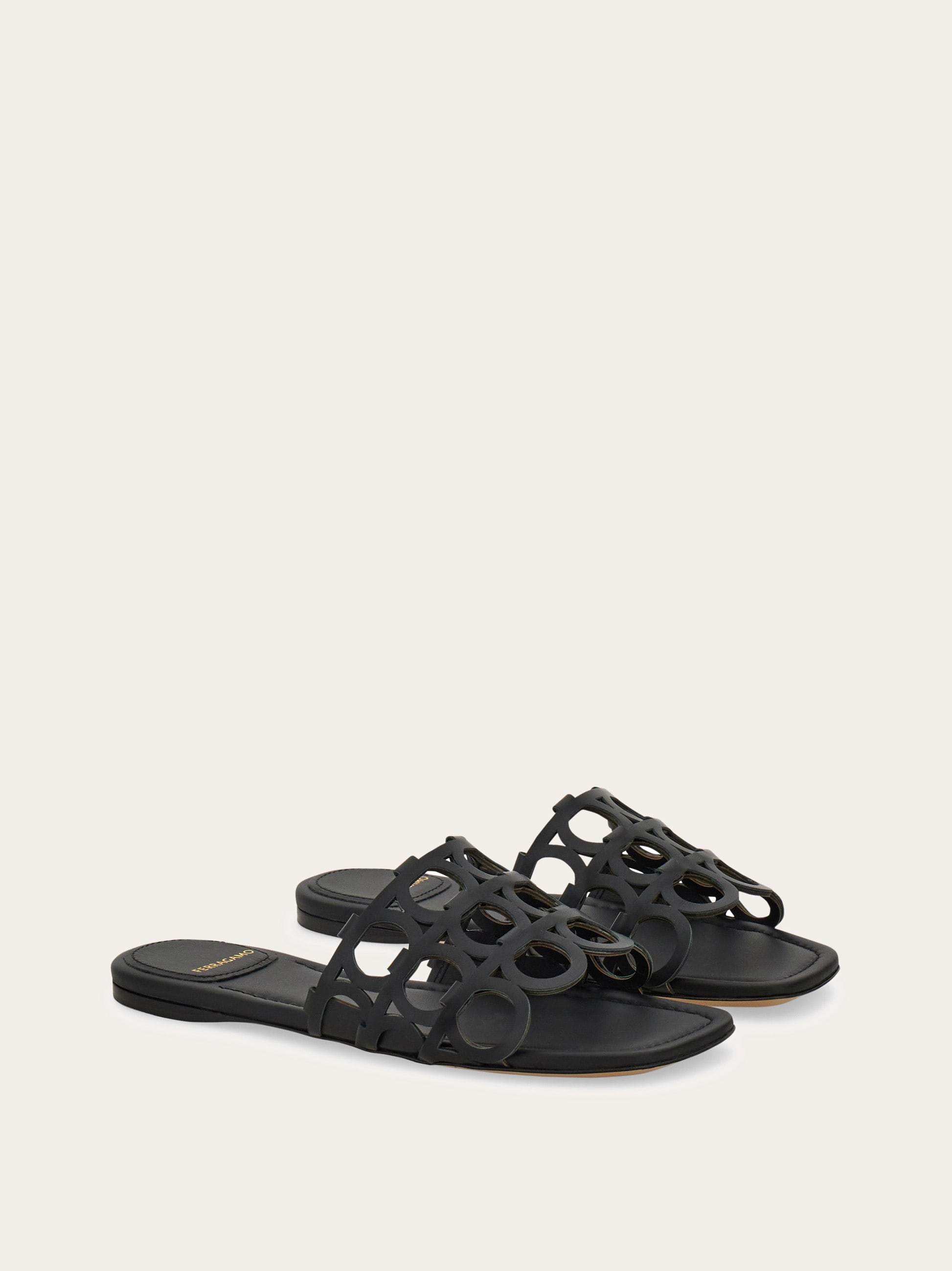 【SALVATORE FERRAGAMO】GANCINI SLIDES Gancini slide - Women | Ferragamo