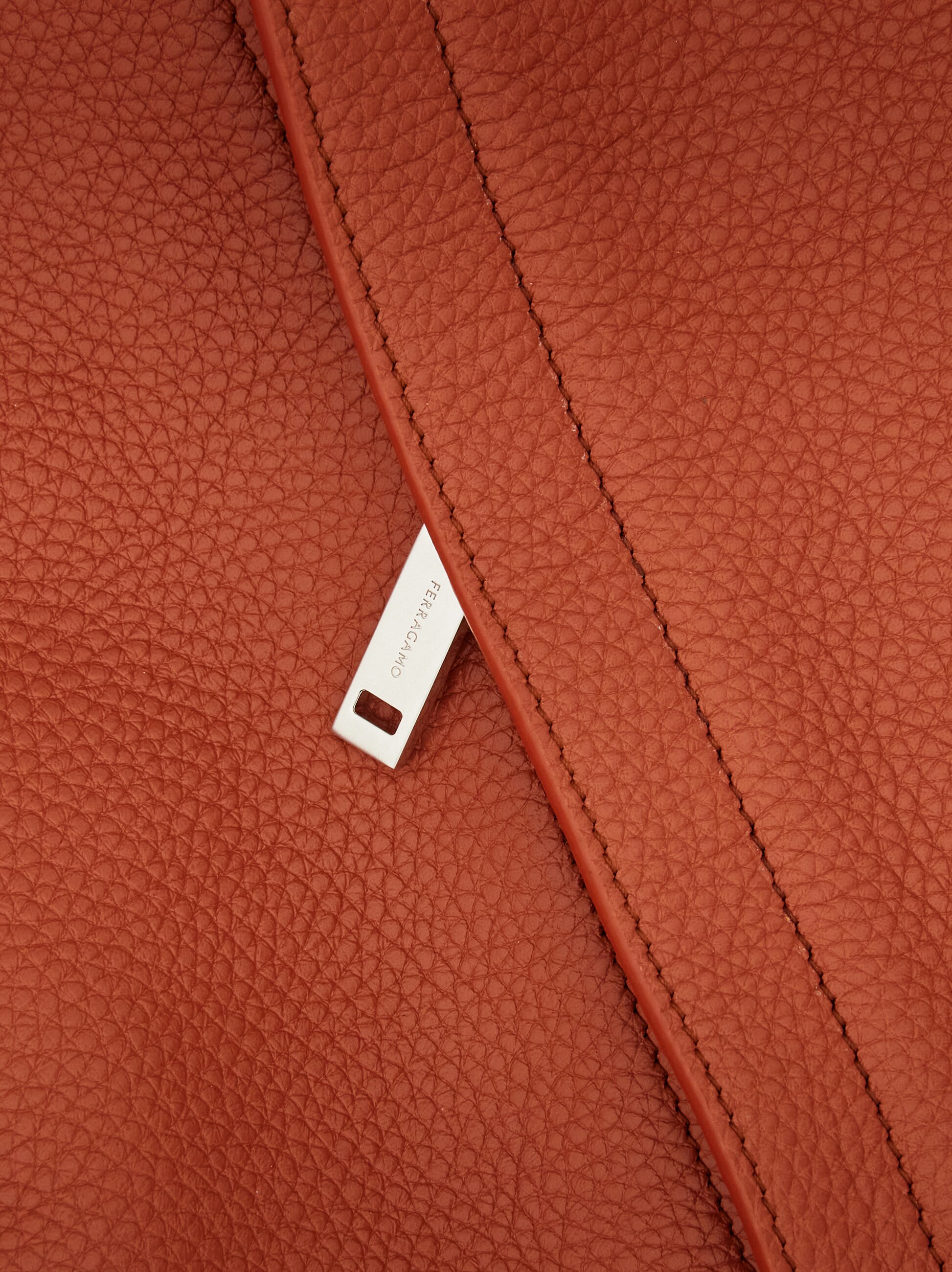 Salvatore Ferragamo ショルダーバッグ オレンジ系 Salvatore 