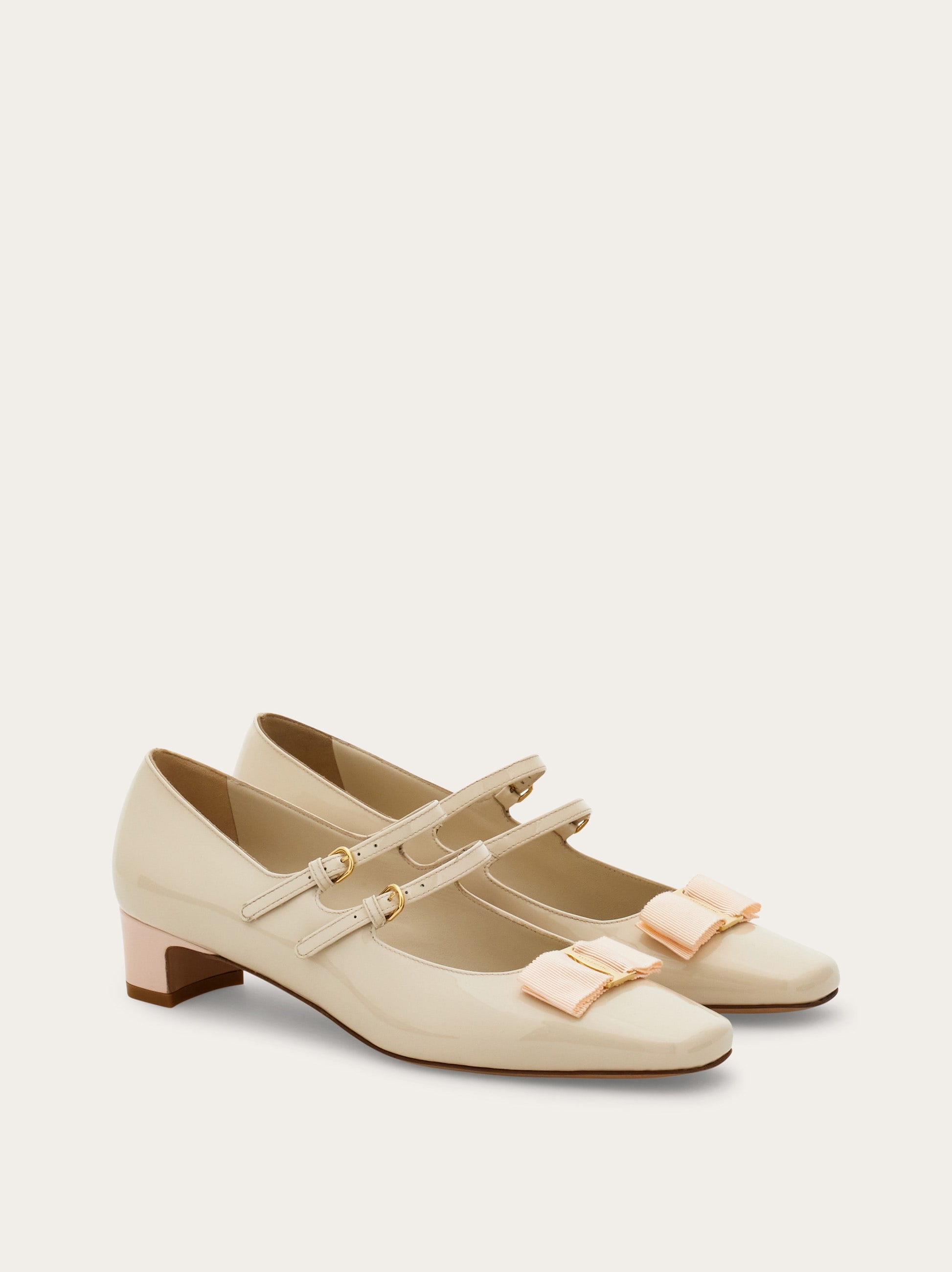 4/20のみのお値下げ　　　　　　Ferragamo　Vara 4/20のみのお値下げ Ferragamo Vara