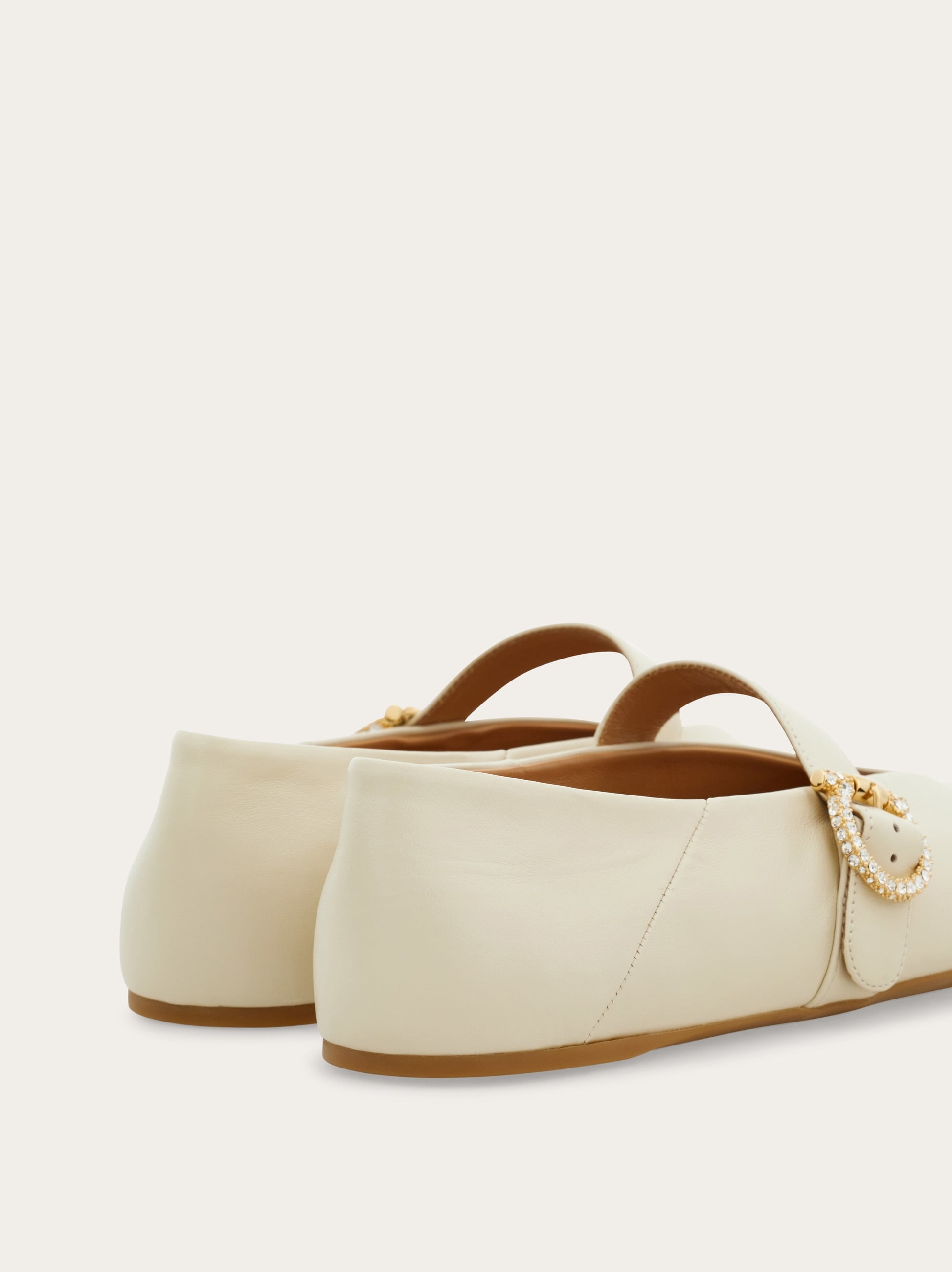 Salvatore Ferragamo バラフラットシューズ　アイボリー Bridal - Gancini ballet flat - Women | Ferragamo
