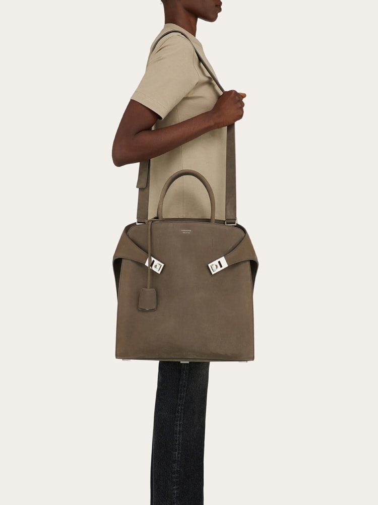 Hug tote bag Gallery image 10