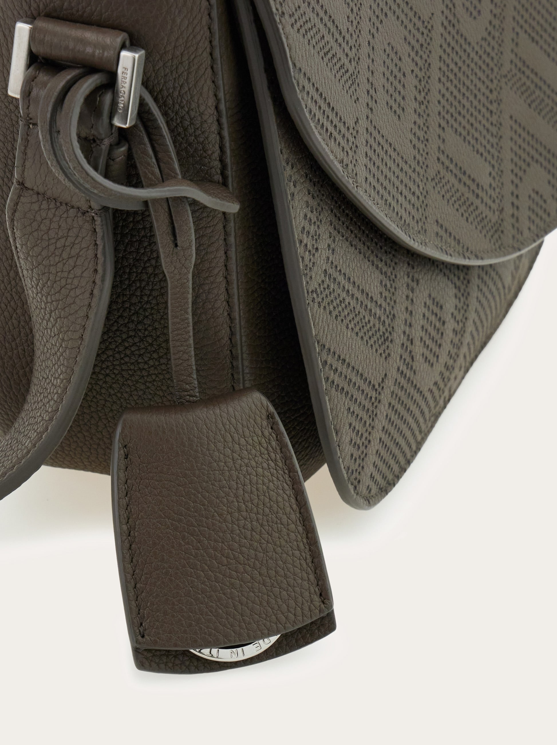 Fiamma ショルダーバッグ - メンズ | Ferragamo