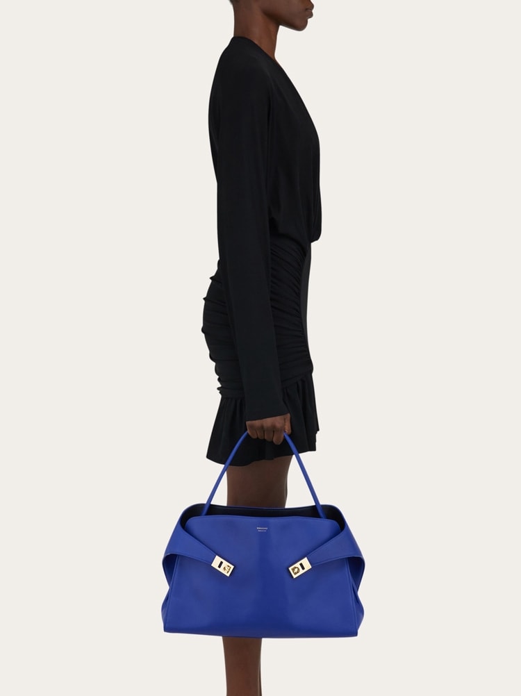 Bolso de hombro Hug soft bicolor (L) Gallery image 2