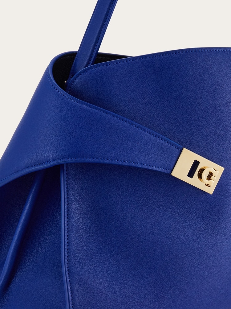 Bolso de hombro Hug soft bicolor (L) Gallery image 7