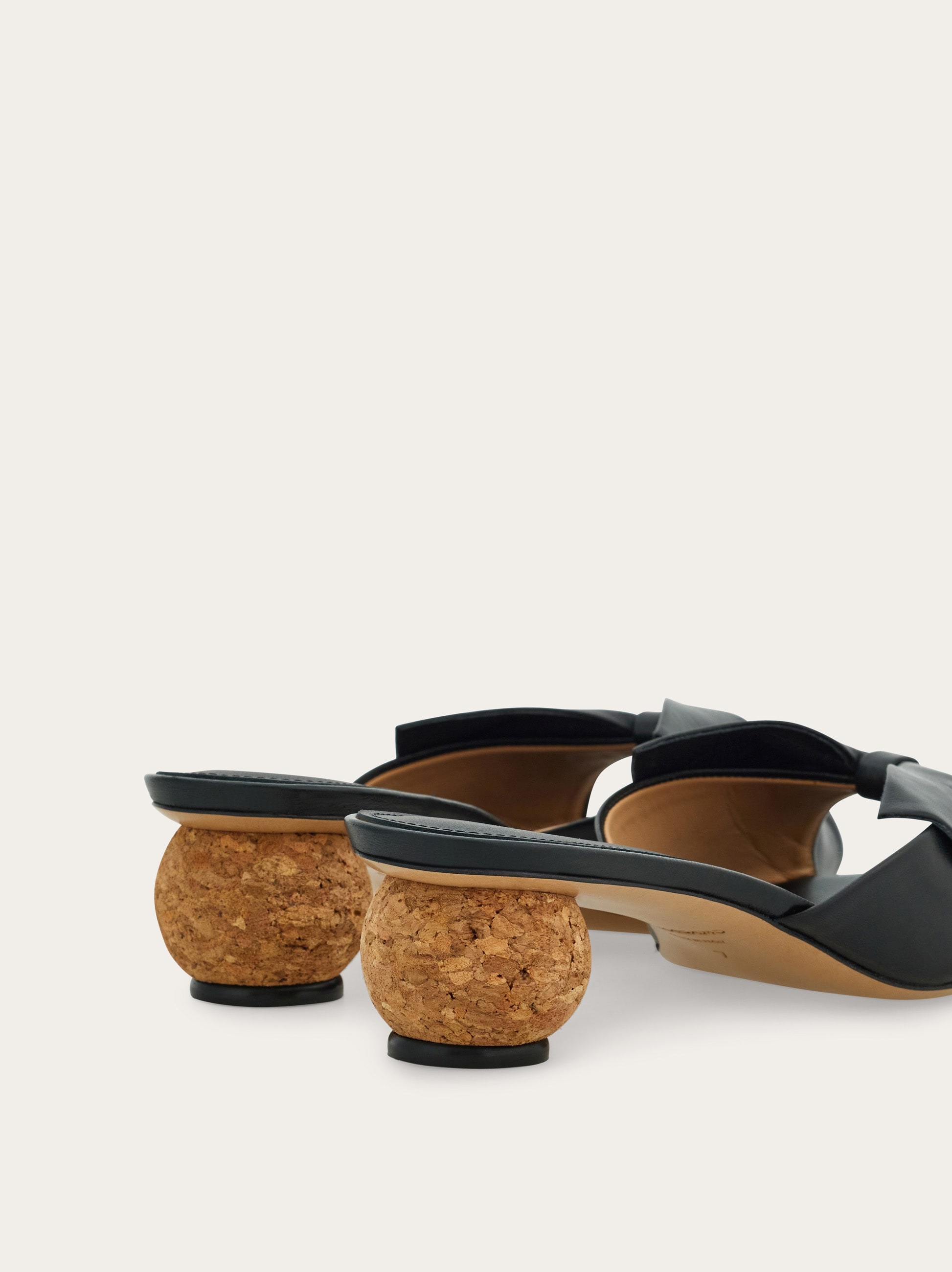 Bow slide - Women | Ferragamo